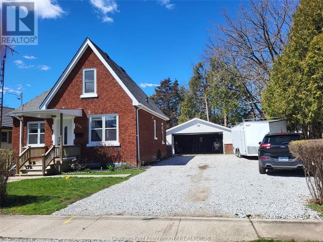 255 Selkirk St, House detached with 3 bedrooms, 1 bathrooms and null parking in Chatham Kent ON | Image 1