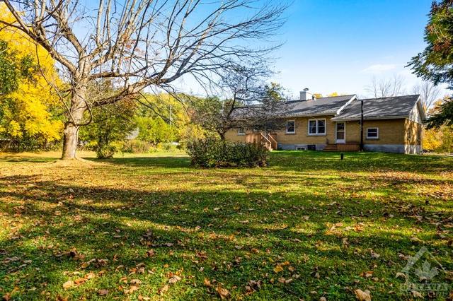 102 Iron Mine Rd, House detached with 3 bedrooms, 1 bathrooms and 10 parking in Tay Valley ON | Image 25