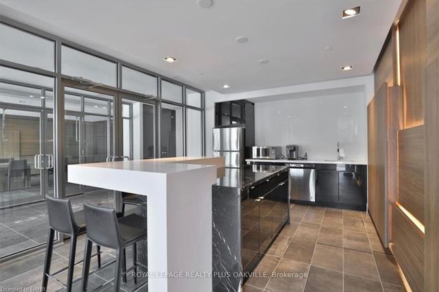 A329 - 5230 Dundas St, Condo with 2 bedrooms, 1 bathrooms and 1 parking in Burlington ON | Image 22