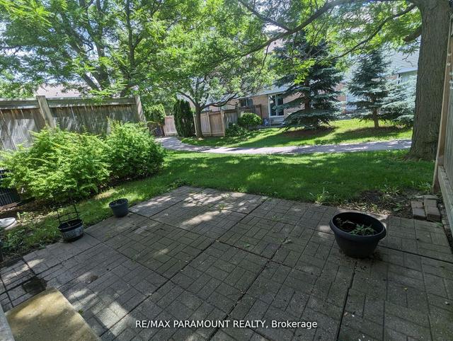 37 - 37 Wickstead Ct, Townhouse with 3 bedrooms, 3 bathrooms and 2 parking in Brampton ON | Image 24
