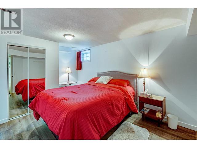 114 - 1885 Parkview Cres, House attached with 3 bedrooms, 2 bathrooms and 4 parking in Kelowna BC | Image 23