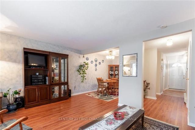 57 - 166 Southdale Rd W, House attached with 3 bedrooms, 2 bathrooms and 1 parking in London ON | Image 8