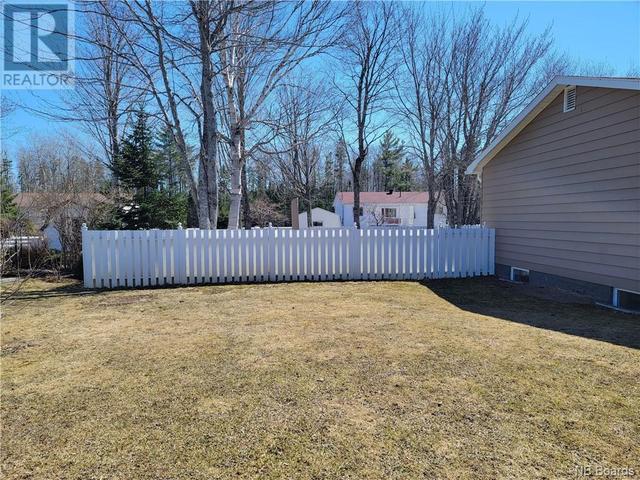 23 Pine Rd, House detached with 4 bedrooms, 2 bathrooms and null parking in Bathurst NB | Image 6