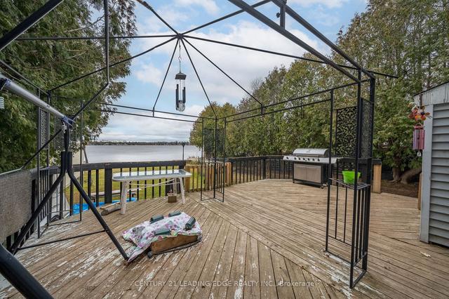 32 Beach Rd, House detached with 2 bedrooms, 1 bathrooms and 6 parking in Kawartha Lakes ON | Image 7