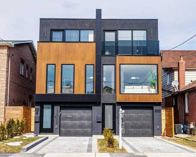 302b Cosburn Ave, House semidetached with 3 bedrooms, 4 bathrooms and 2 parking in Toronto ON | Image 1