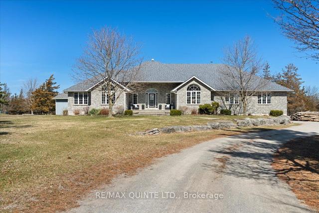 109 Sills Rd, House detached with 3 bedrooms, 3 bathrooms and 12 parking in Belleville ON | Image 12