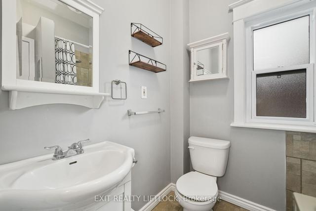 166 Prince St, House detached with 2 bedrooms, 2 bathrooms and 4 parking in Peterborough ON | Image 15