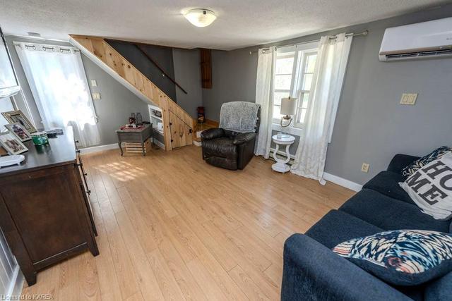 5437 Goodrich St, House detached with 2 bedrooms, 1 bathrooms and 6 parking in South Frontenac ON | Image 5