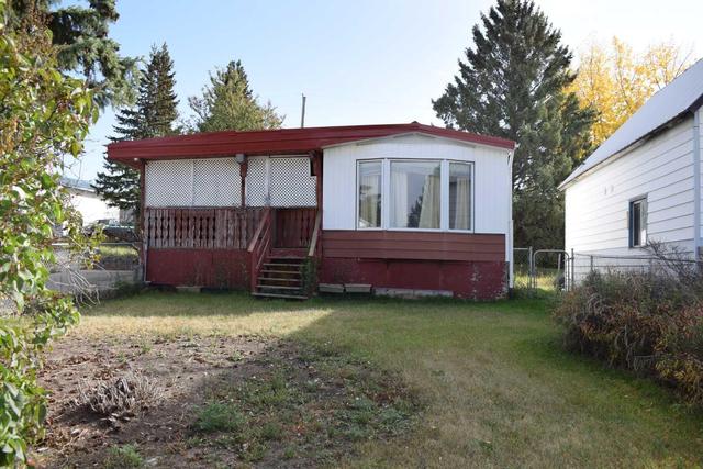 306 2 Ave, House detached with 3 bedrooms, 1 bathrooms and 6 parking in Kneehill County AB | Image 1