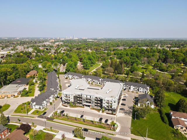 110 - 110 Fergus Ave, Condo with 2 bedrooms, 2 bathrooms and 1 parking in Kitchener ON | Image 15