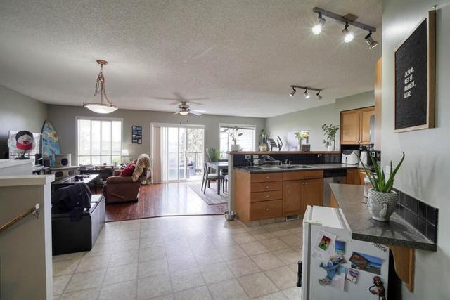 503 34 Ave Ne, Home with 5 bedrooms, 3 bathrooms and 4 parking in Calgary AB | Image 4