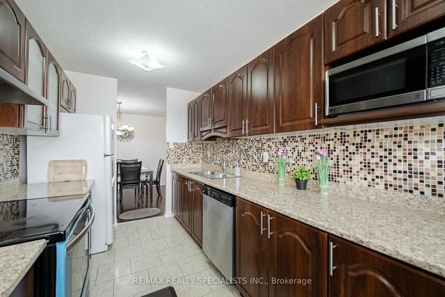 1904 - 21 Knightsbridge Rd, Condo with 2 bedrooms, 1 bathrooms and 1 parking in Brampton ON | Image 5