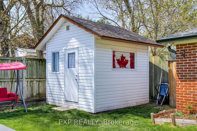 125 Elmwood Ave, House detached with 3 bedrooms, 2 bathrooms and 5 parking in Cambridge ON | Image 24