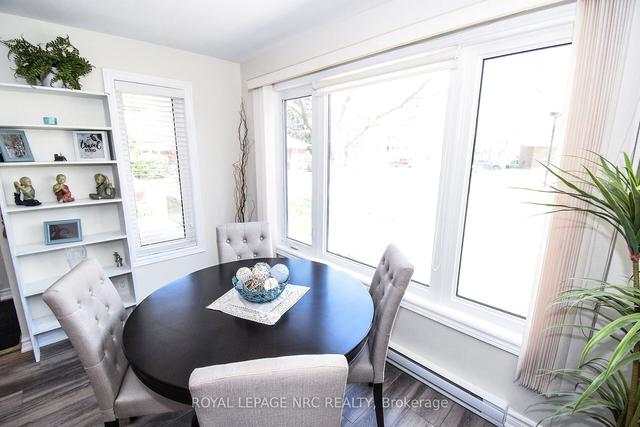 4 - 23 Nova Cres, Condo with 2 bedrooms, 1 bathrooms and 1 parking in Welland ON | Image 2