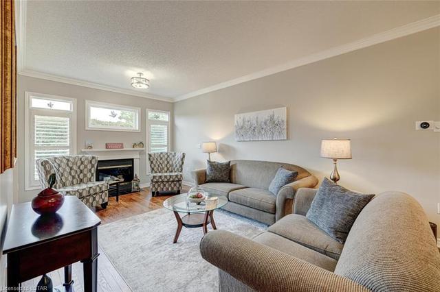 251 - 2025 Meadowgate Blvd, House attached with 3 bedrooms, 3 bathrooms and 4 parking in London ON | Image 7