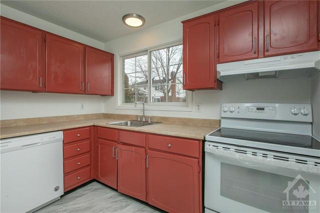 5 - 1661 Heron Road, Townhouse with 3 bedrooms, 2 bathrooms and 1 parking in Ottawa ON | Image 15