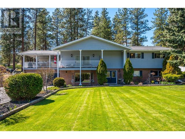 3808 Forsyth Dr, House detached with 6 bedrooms, 4 bathrooms and 2 parking in Okanagan Similkameen F BC | Image 1