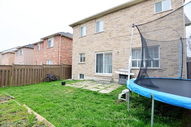 19 Flatbush Ln, House detached with 4 bedrooms, 4 bathrooms and 6 parking in Brampton ON | Image 33