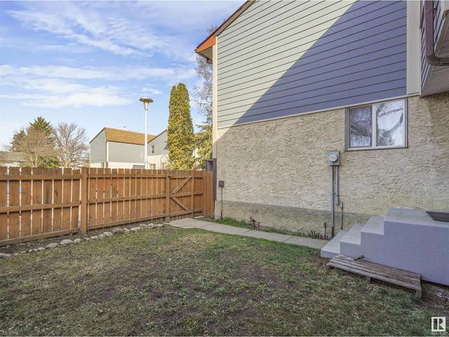 5 Willowdale Pl Nw, House attached with 3 bedrooms, 1 bathrooms and 2 parking in Edmonton AB | Image 4