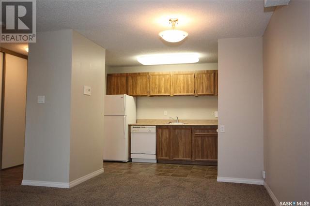 207 - 1808 Eaglesham Ave, Condo with 1 bedrooms, 1 bathrooms and null parking in Weyburn SK | Image 4