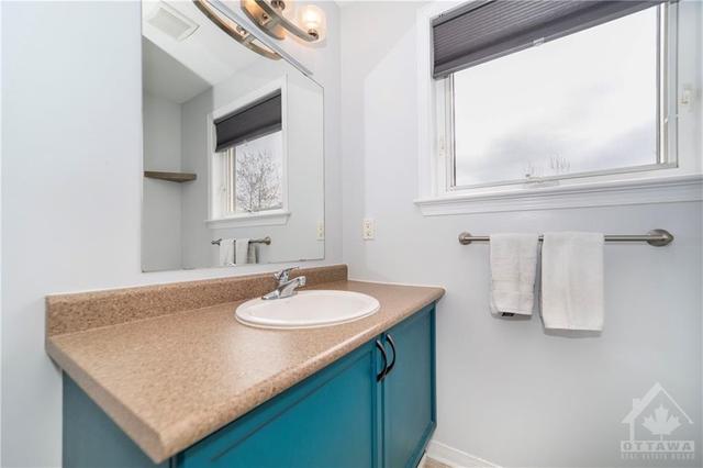 224 Monterey Dr, Townhouse with 3 bedrooms, 2 bathrooms and 1 parking in Ottawa ON | Image 17