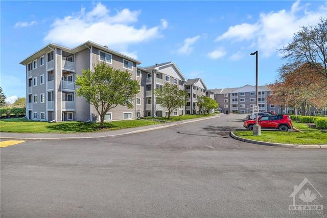 106 - 316 Lorry Greenberg Dr, Condo with 1 bedrooms, 1 bathrooms and 1 parking in Ottawa ON | Image 2