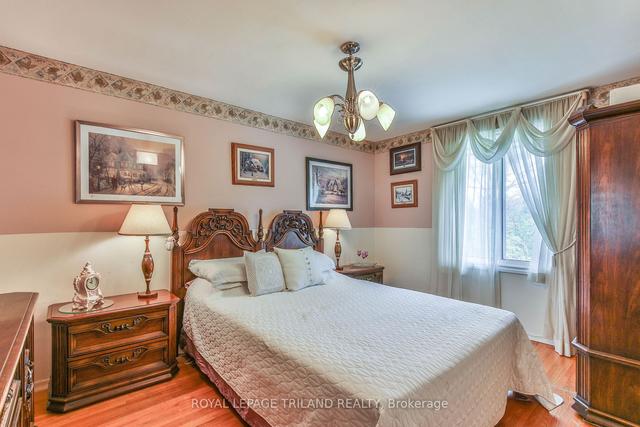 14 Montclair Ave, House detached with 4 bedrooms, 2 bathrooms and 4 parking in London ON | Image 15