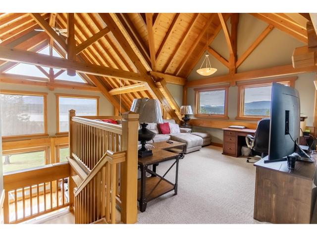 779 Sundown Lane, House detached with 3 bedrooms, 4 bathrooms and null parking in East Kootenay B BC | Image 32