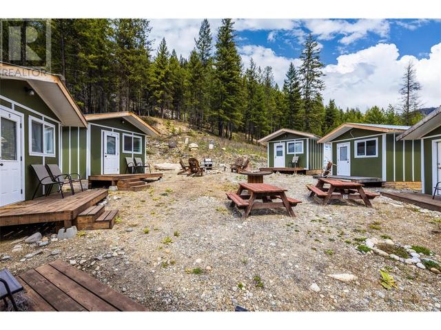 4820 33 Hwy, House detached with 5 bedrooms, 2 bathrooms and 6 parking in Kootenay Boundary E BC | Image 65