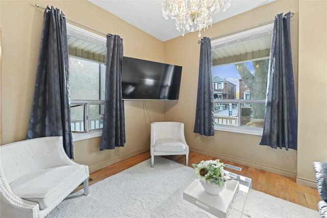 383 Perth Ave, House detached with 3 bedrooms, 2 bathrooms and 3 parking in Toronto ON | Image 37