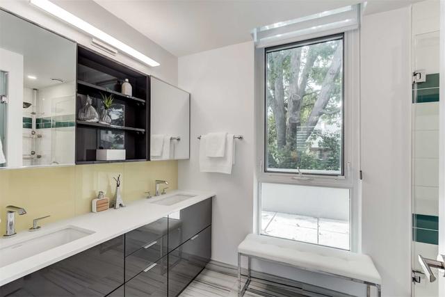 38 Howard Park Ave, Townhouse with 3 bedrooms, 4 bathrooms and 1 parking in Toronto ON | Image 7