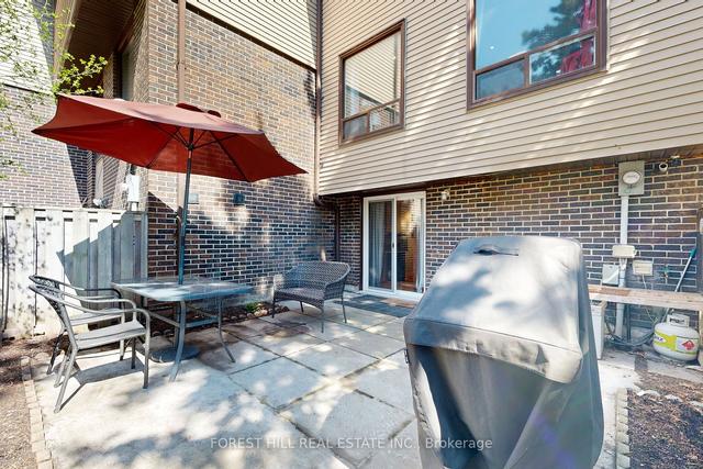 18 Carleton Pl, Townhouse with 3 bedrooms, 2 bathrooms and 2 parking in Brampton ON | Image 26