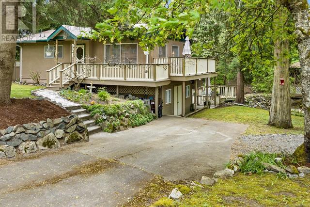 971 Sluggett Rd, House detached with 2 bedrooms, 2 bathrooms and 2 parking in Central Saanich BC | Image 2