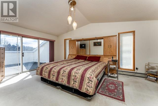 2436 W Knell Rd, House detached with 4 bedrooms, 3 bathrooms and null parking in Prince George BC | Image 28