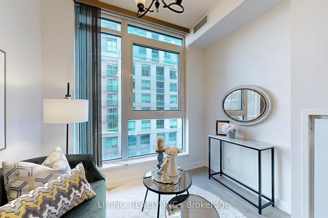 404 - 199 Richmond St W, Condo with 1 bedrooms, 1 bathrooms and 0 parking in Toronto ON | Image 5