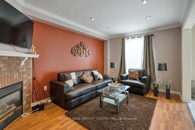 36 Colleyville St, House detached with 3 bedrooms, 4 bathrooms and 4 parking in Brampton ON | Image 5