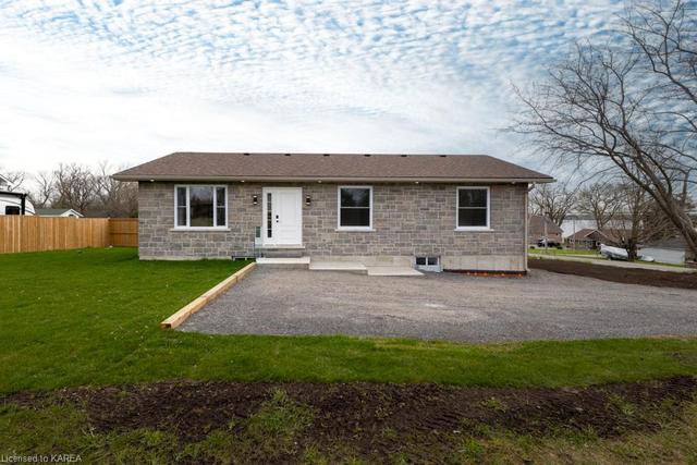 69 Main St, House detached with 3 bedrooms, 2 bathrooms and 6 parking in Deseronto ON | Image 1