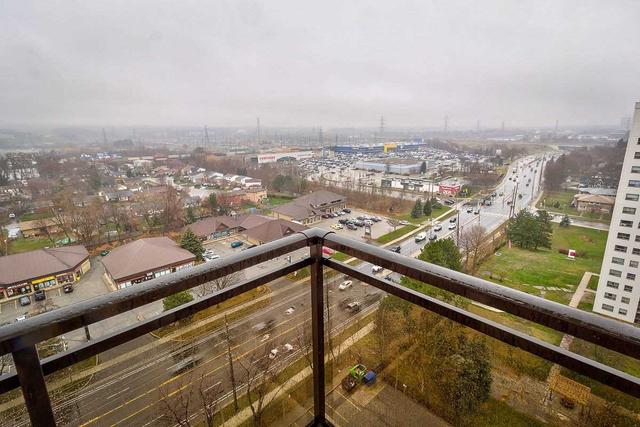 1601 - 975 Warwick Crt, Condo with 2 bedrooms, 1 bathrooms and 2 parking in Burlington ON | Image 4