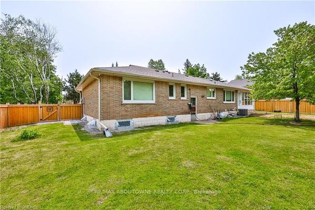 425 Plains Rd W, House detached with 3 bedrooms, 2 bathrooms and 11 parking in Burlington ON | Image 31
