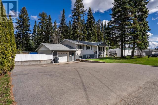 4376 Turner Rd, House detached with 4 bedrooms, 3 bathrooms and null parking in Prince George BC | Image 2