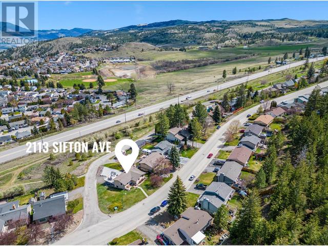 2113 Sifton Ave, House detached with 5 bedrooms, 2 bathrooms and null parking in Kamloops BC | Image 4