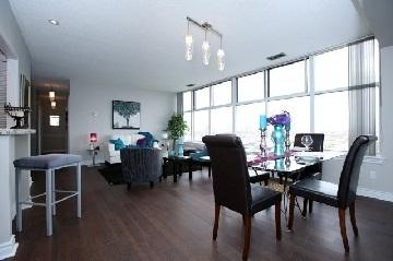 uph04 - 880 Dundas St W, Condo with 3 bedrooms, 2 bathrooms and 2 parking in Mississauga ON | Image 3