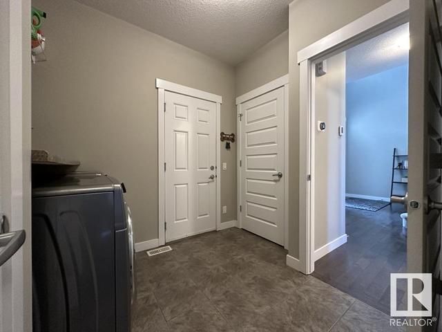 3037 Carpenter Ld Sw, House detached with 3 bedrooms, 2 bathrooms and 4 parking in Edmonton AB | Image 8