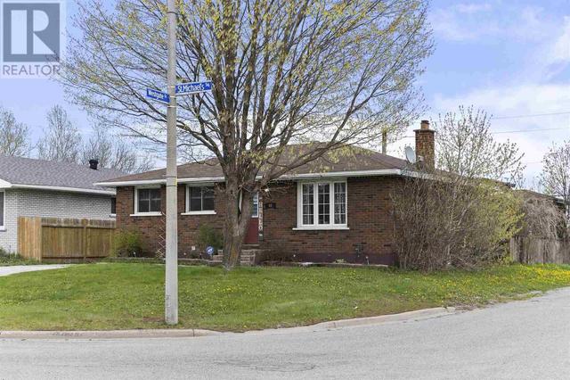 48 St. Michaels Sq, House detached with 4 bedrooms, 2 bathrooms and null parking in Sault Ste. Marie ON | Image 3