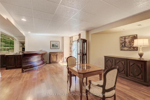 37 Kingsway Cres, House detached with 4 bedrooms, 6 bathrooms and 9 parking in Toronto ON | Image 22