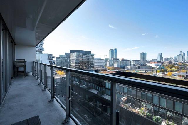 1017 - 32 Trolley Cres, Condo with 2 bedrooms, 2 bathrooms and 0 parking in Toronto ON | Image 11