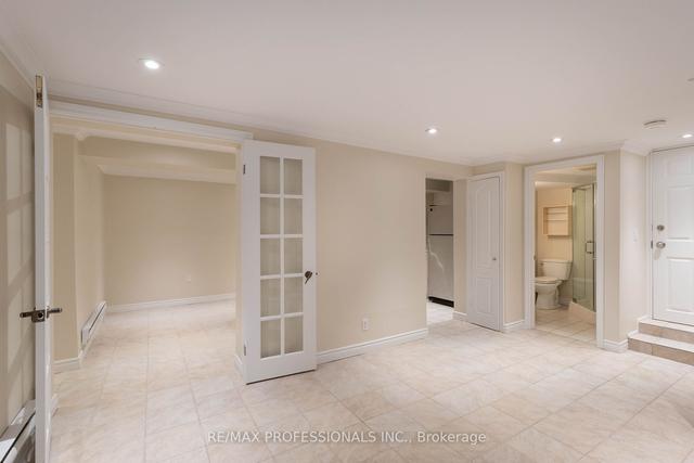 35 Chicora Ave, House detached with 4 bedrooms, 4 bathrooms and 0 parking in Toronto ON | Image 28