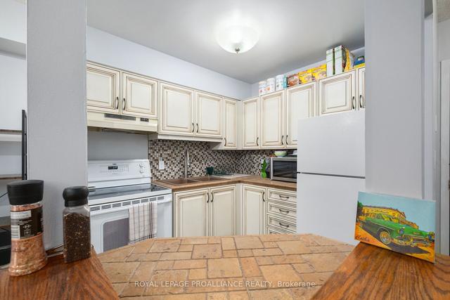 211 - 316 Kingsdale Ave, Condo with 2 bedrooms, 1 bathrooms and 1 parking in Kingston ON | Image 2