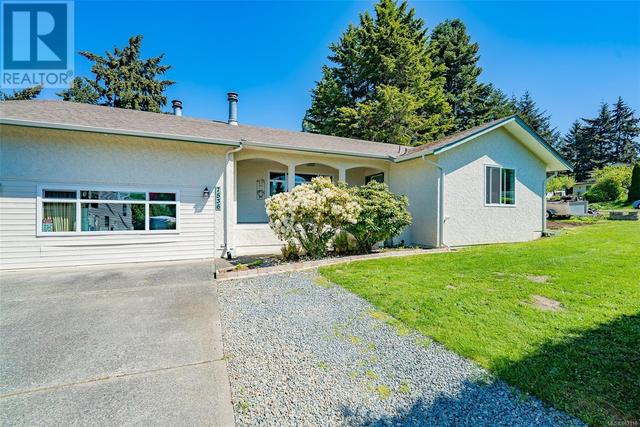 7536 Andrea Cres, House detached with 3 bedrooms, 3 bathrooms and 6 parking in Lantzville BC | Image 2