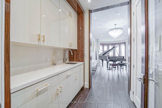216 Olive Ave, House detached with 4 bedrooms, 7 bathrooms and 6 parking in Toronto ON | Image 40
